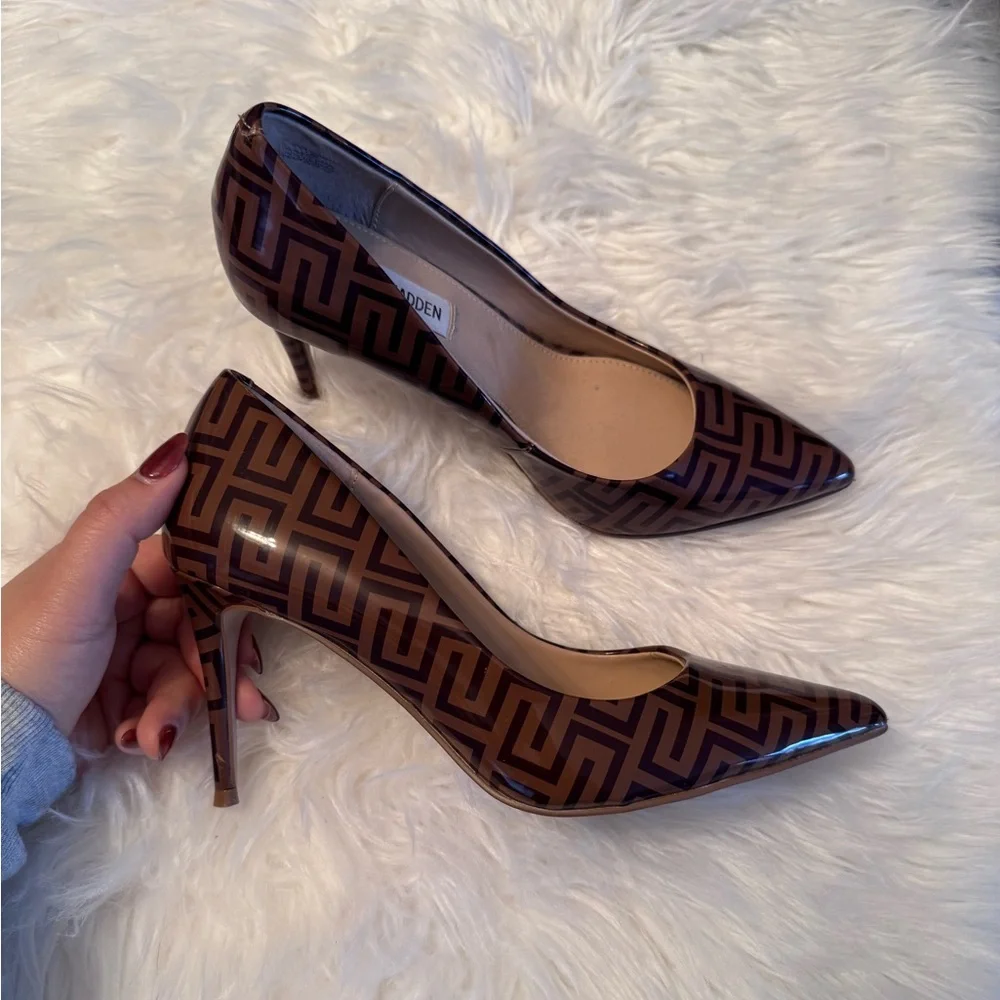 Steve Madden Black and Brown Geometric Women's Heels - Picture 2 of 4